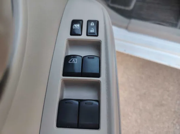 Car image 27
