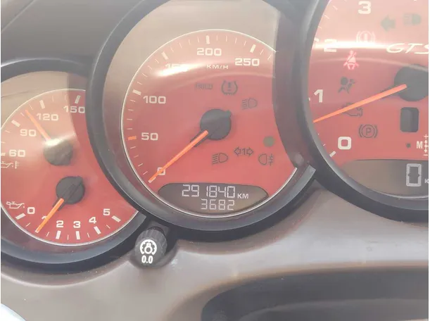 Car image 25