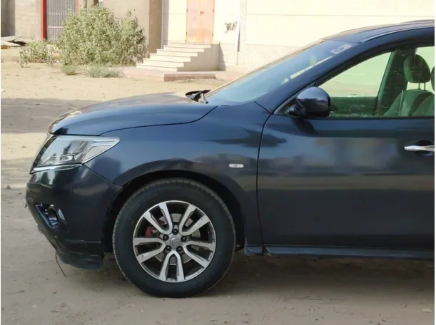Car image 9