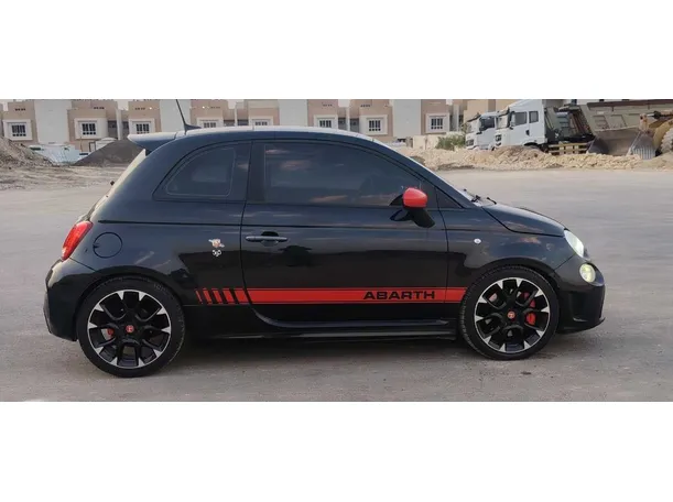 Car image 4