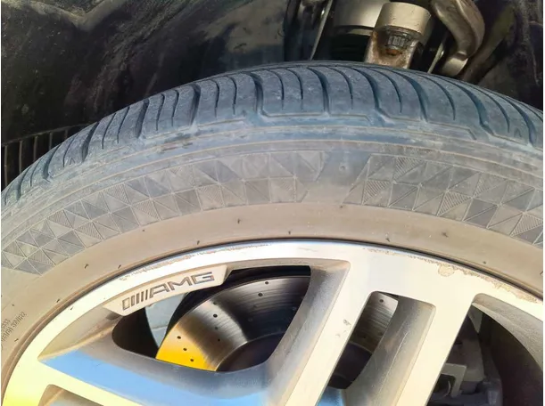 Car image 40