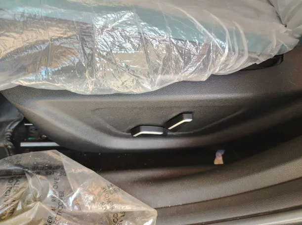 Car image 31