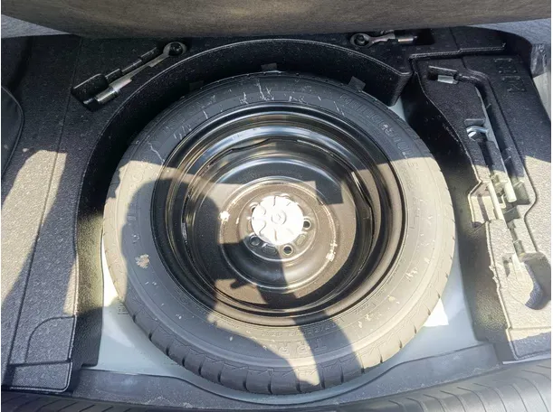 Car image 31