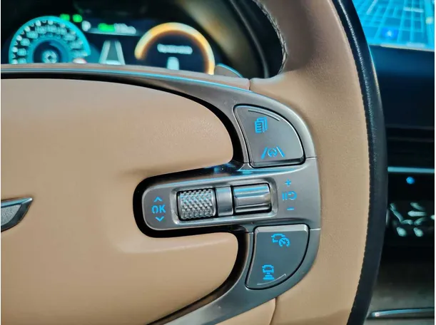 Car image 29