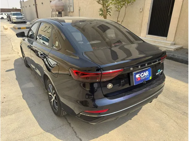 Car image 7