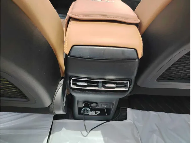 Car image 39