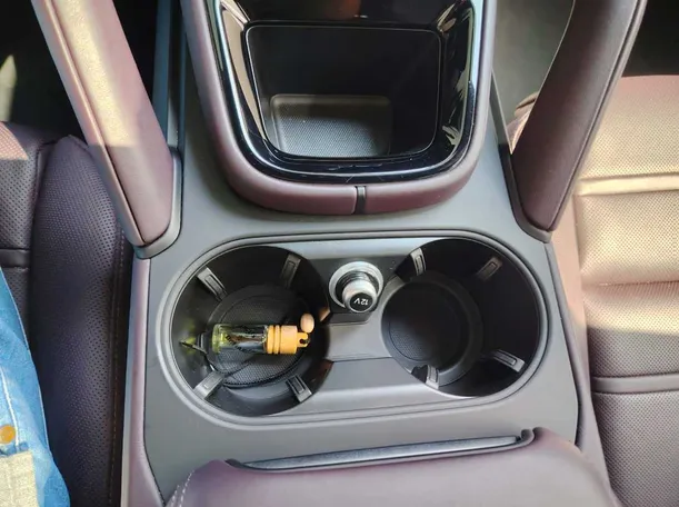 Car image 21