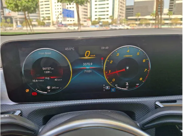 Car image 18