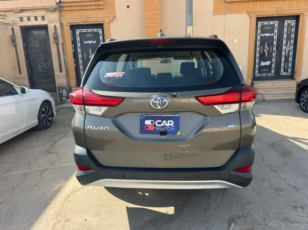 Car image 6