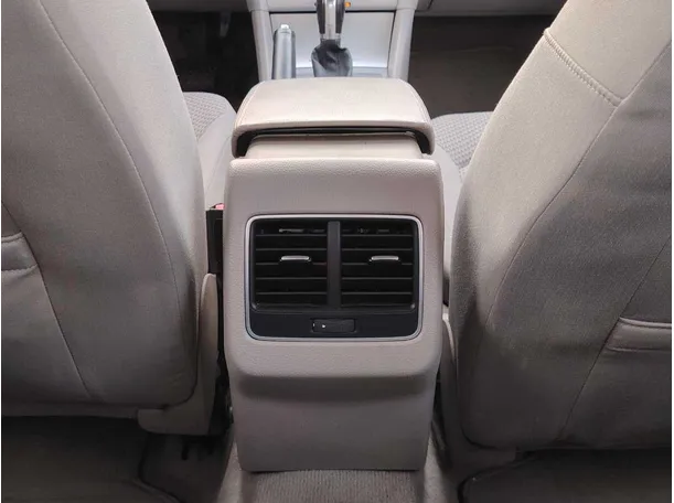 Car image 27