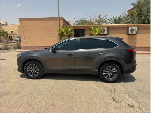 Car image 8
