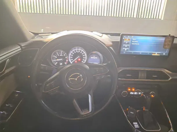 Car image 19