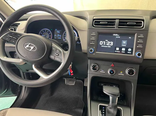 Car image 12