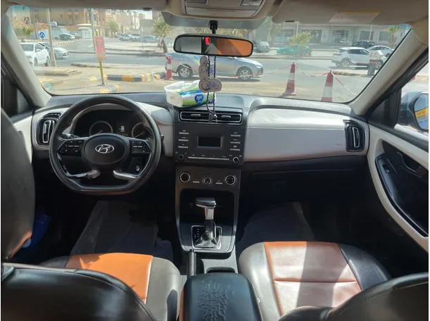 Car image 17