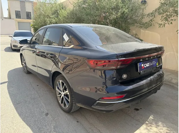 Car image 6