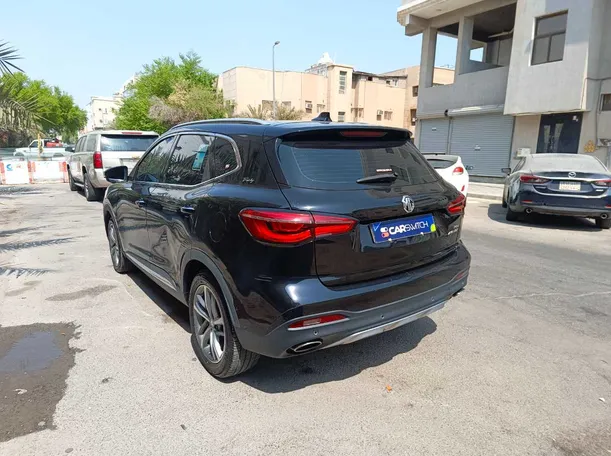 Car image 7