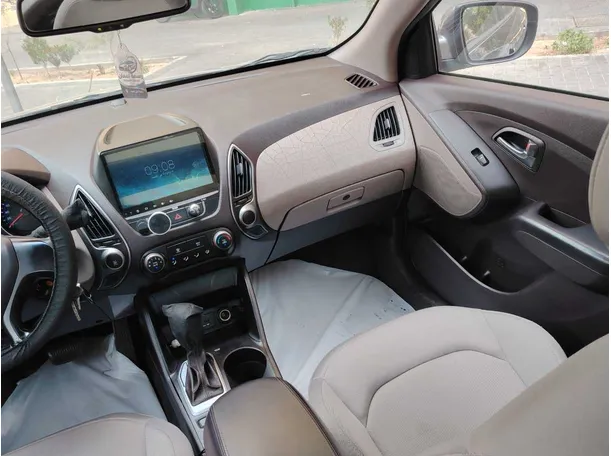 Car image 20