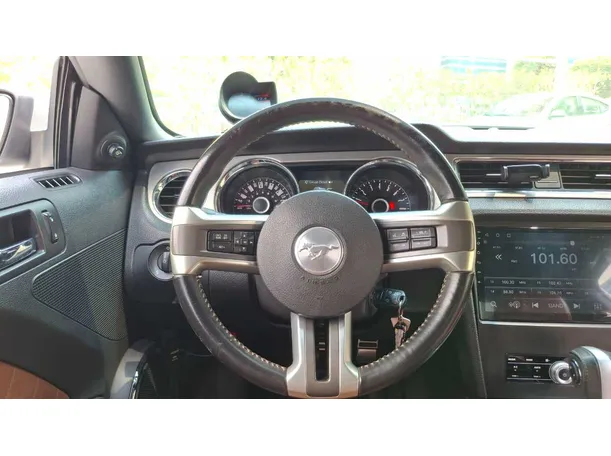 Car image 19