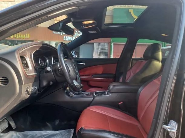 Car image 12