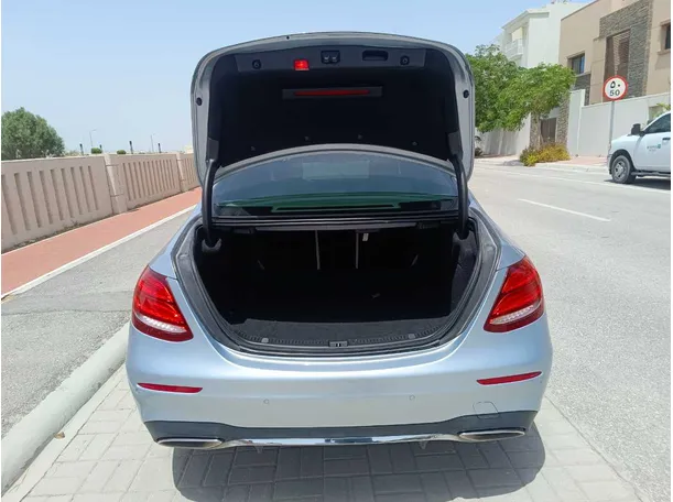 Car image 28