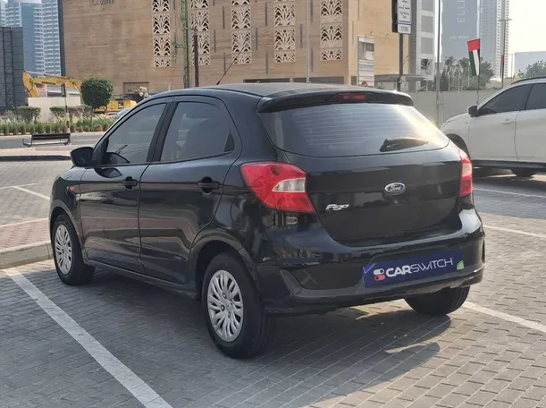 Car image 5