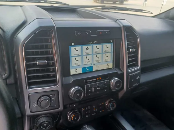 Car image 18