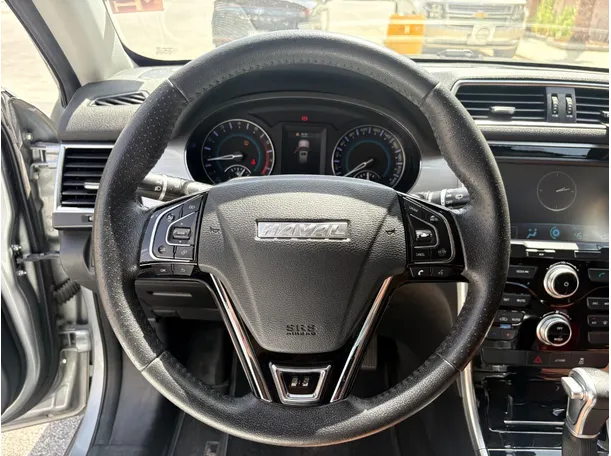 Car image 22