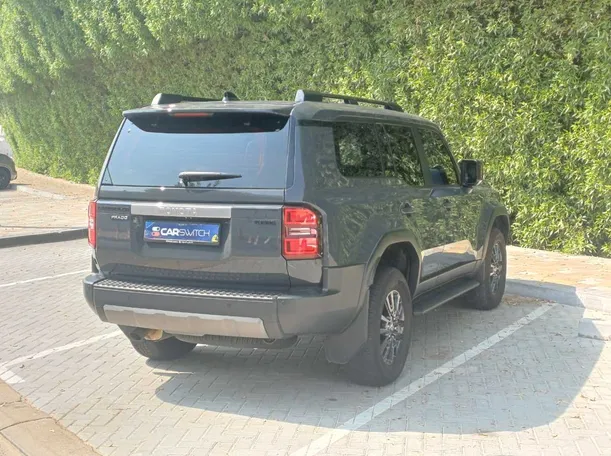 Car image 5