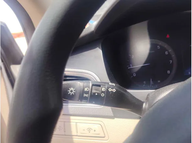 Car image 26