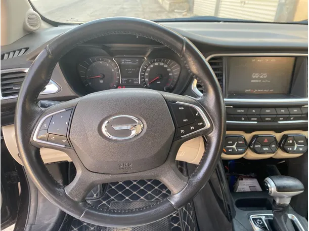Car image 16