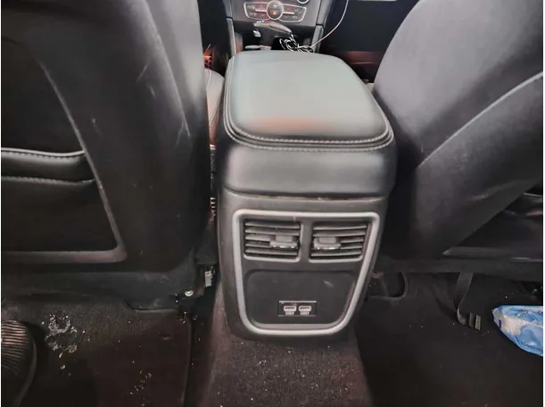 Car image 40