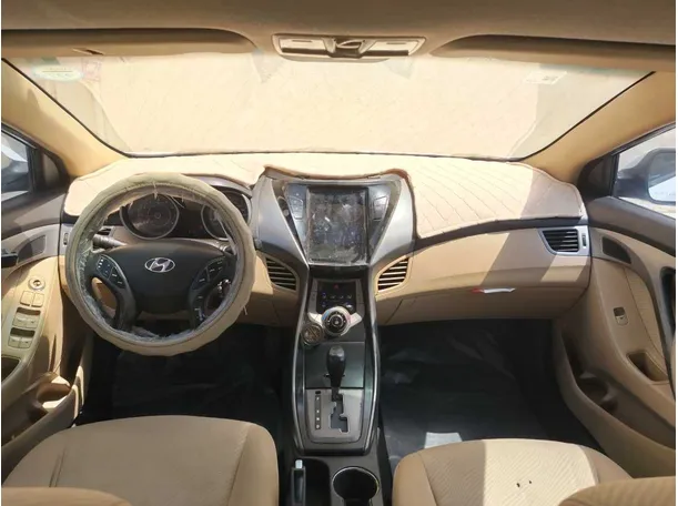 Car image 18
