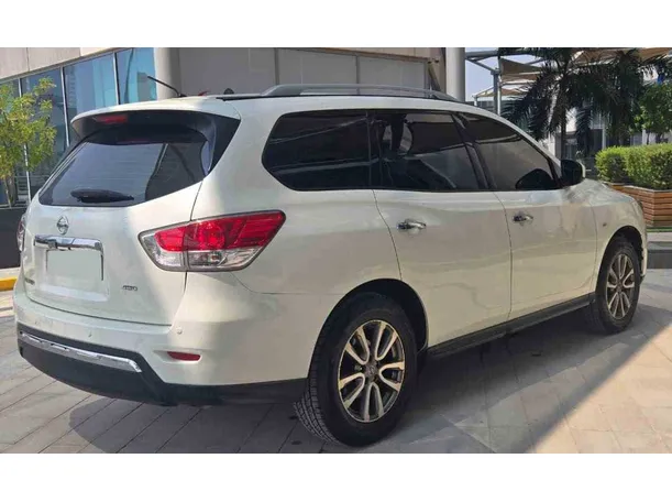 Car image 7
