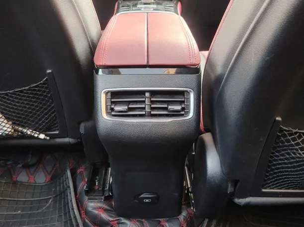 Car image 34