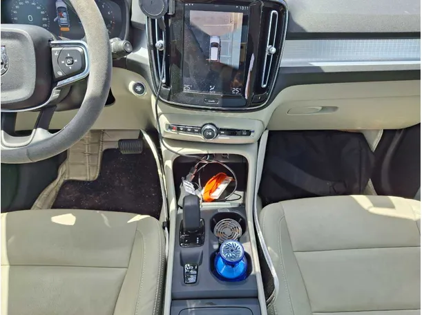 Car image 15
