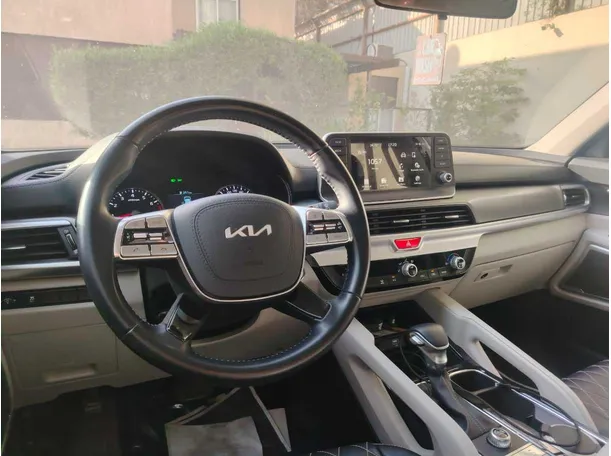Car image 30