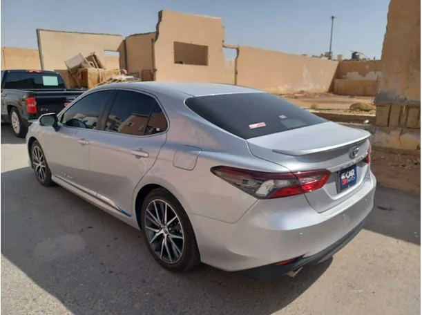 Car image 7
