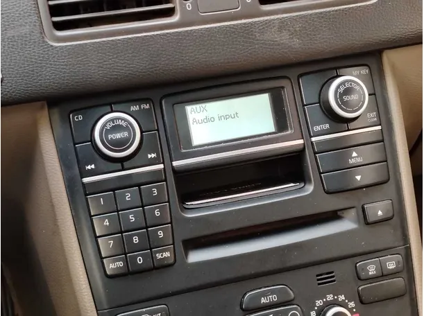 Car image 24