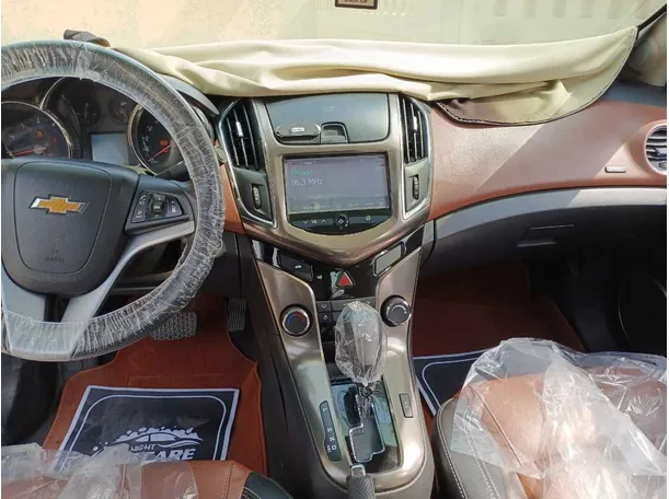 Car image 17