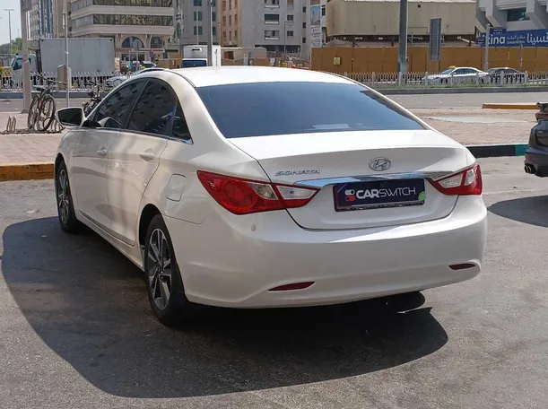 Car image 7