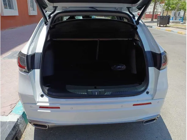 Car image 23