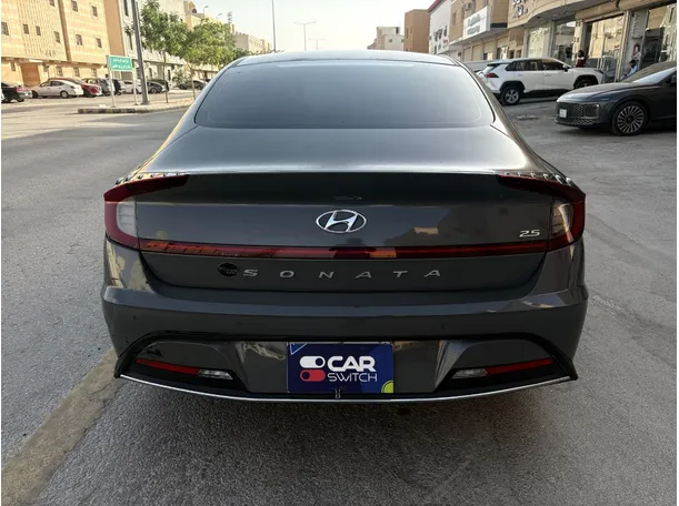 Car image 6