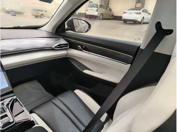 Car image 37