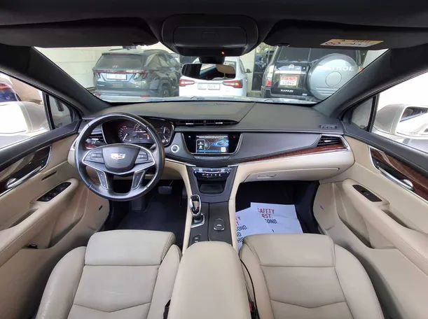 Car image 18