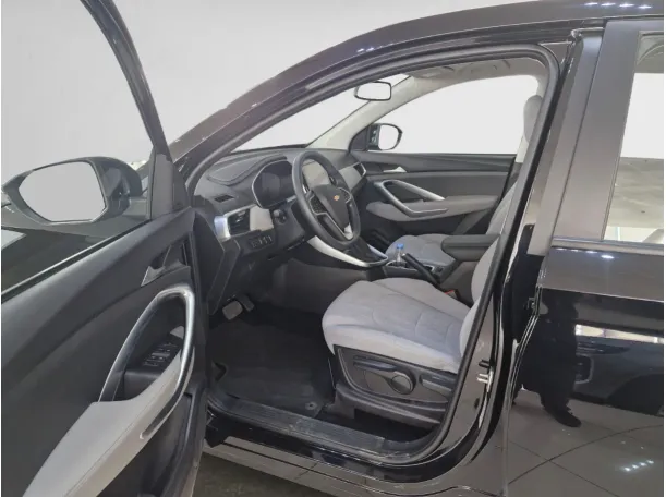 Car image 5