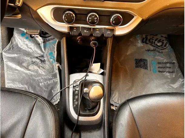 Car image 17