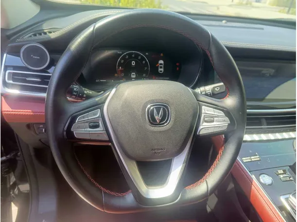 Car image 25