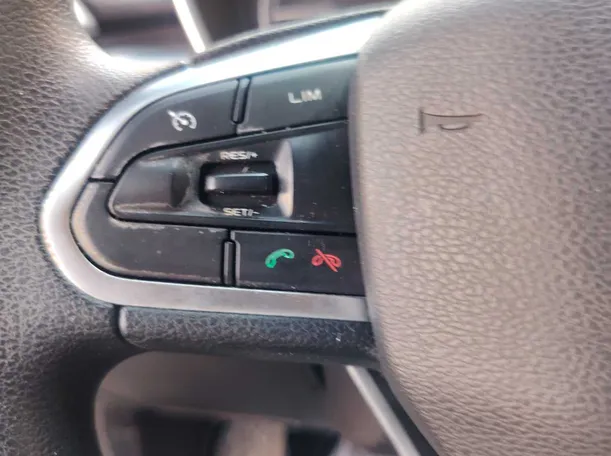 Car image 26