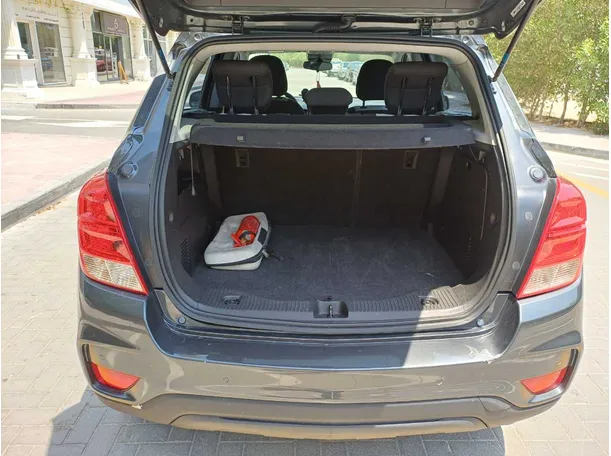 Car image 20