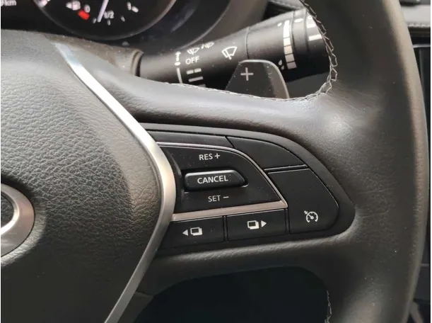 Car image 30